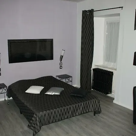 L'arbrassous Guest house Usclades